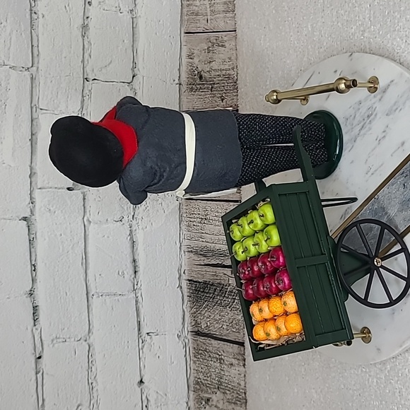 Byers' Choice Carolers 1999 Fruit Vendor with Fruit Cart Vintage - Picture 3 of 17
